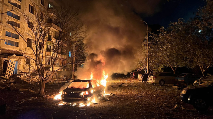 https://www.salarnews.in/public/uploads/images/newsimages/maannewsimage05102025_171921_Ukraine civilians .png